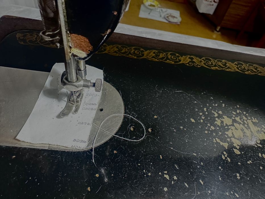 Продам швейную машинку