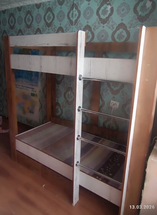 Кровать двухъярусная