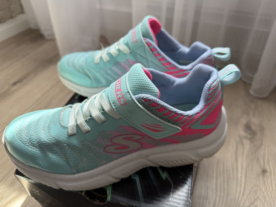 Skechers nr 35.5 copii