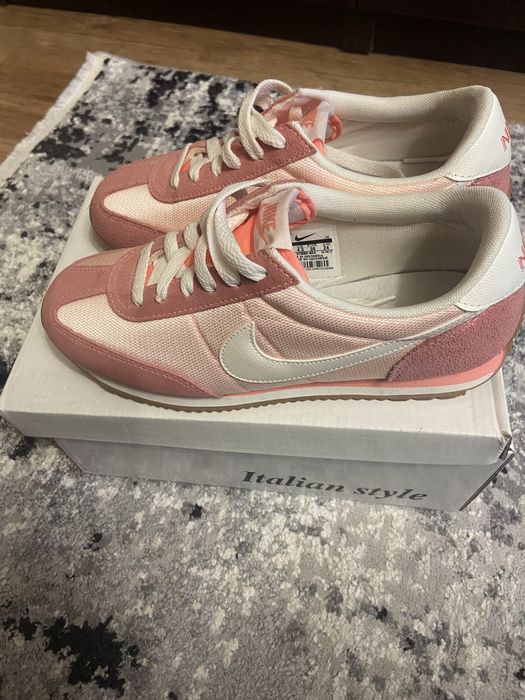 Продавам маратонки