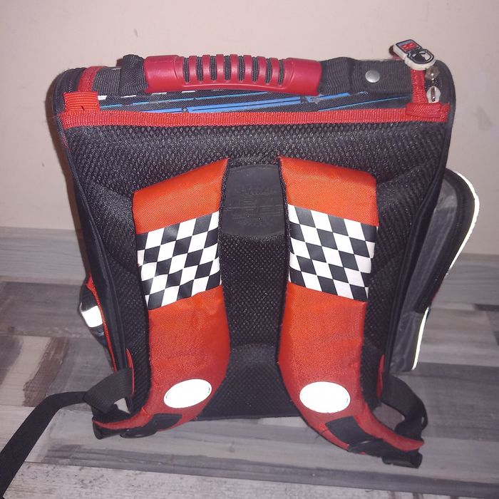 Ергономична ученическа раница Hot Wheels + несесер Hot Wheels