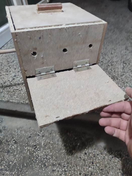 Продавам гнездилки за папагали