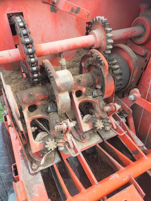 Пресс подборщик. Шөп пресстейтін! Істеп тұр!