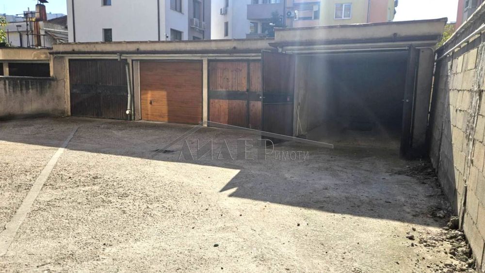 Дава се под наем Гараж / Паркомясто в Пловдив, Кършияка - 30 кв.м за 86.7 € - Снимка #2