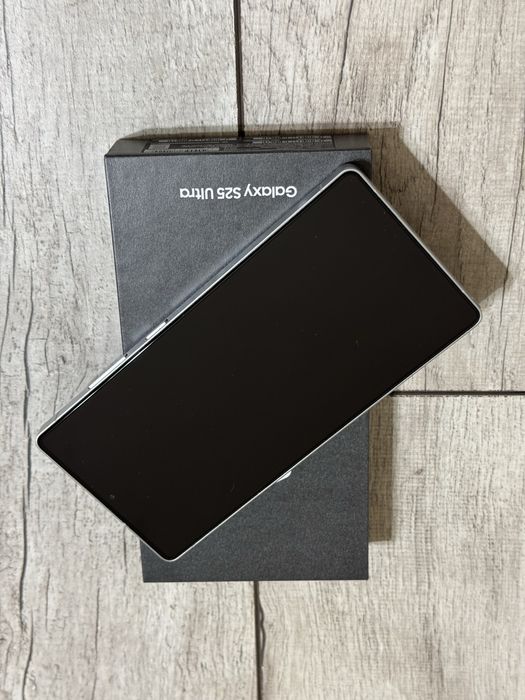 Samsung S25 Ultra 256 gb Ram 12 5G