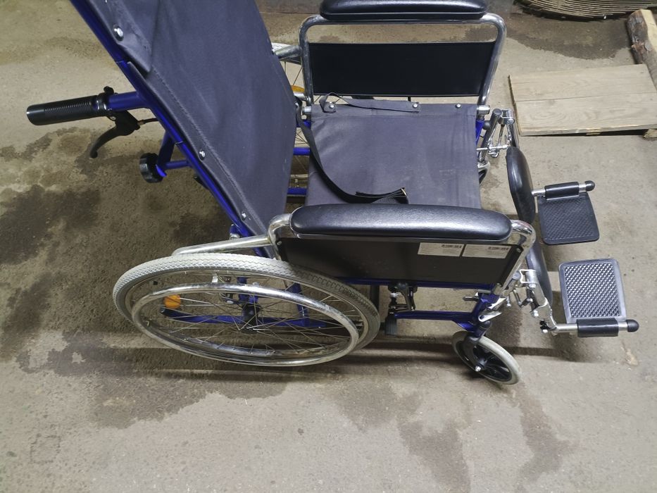 Продам инвалидную коляску