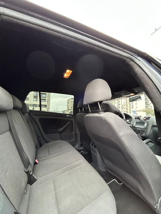 Vând  volkswagen golf 5