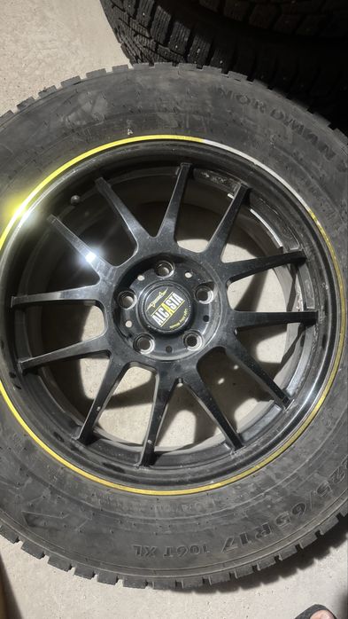 225/65R17 комплект зимних шин с дисками
