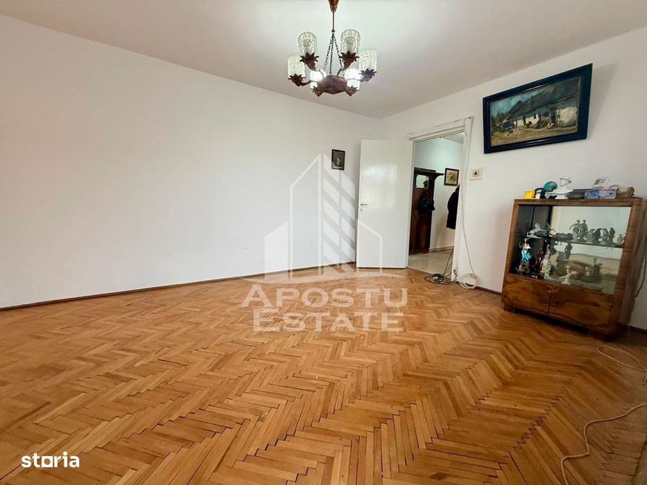 Apartament 4 camere, etaj intermediar, zona Circumvalatiunii,Timisoara