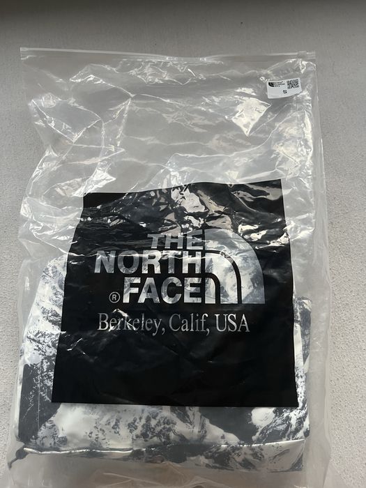 The North Face ветровка