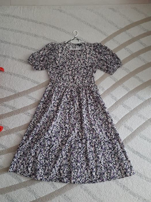 Rochita C&A subtire pt nunta marimea 40