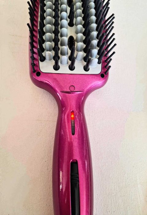 Babyliss електрическа четка за изправяне на коса