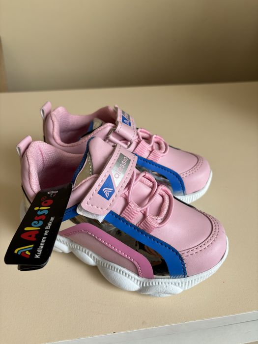 Зимние сапоги на девочку