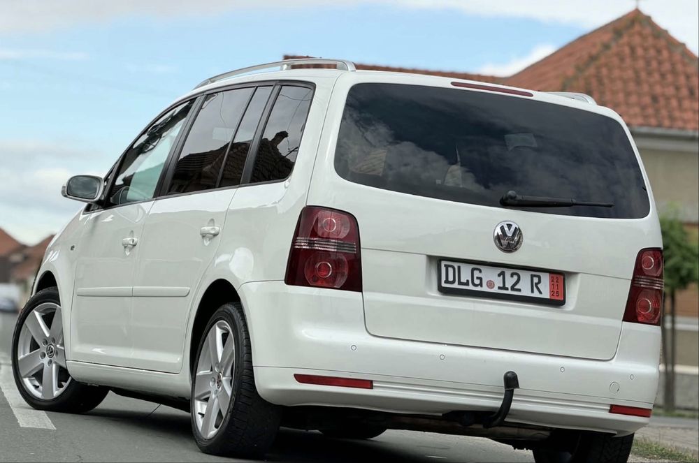 VW Touran 2009 7 locuri model rline 2.0 cu un ax