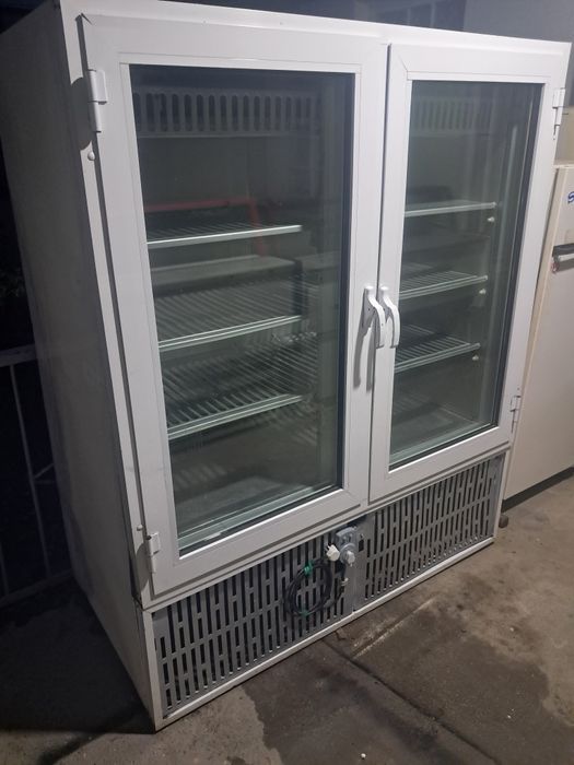 Шкаф халаденник сотилади