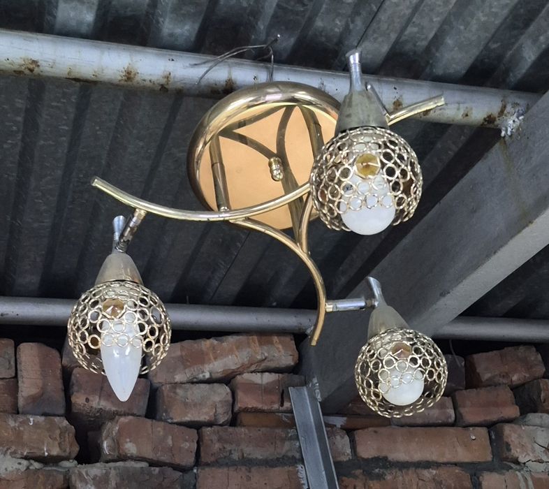 Продам люстры б/у