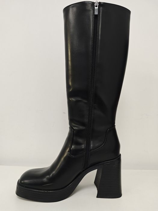 Високи ботуши на платформа Bershka, 40