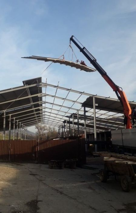 Vand  hale si structuri metalice.
Acestea sunt pe diferite dim