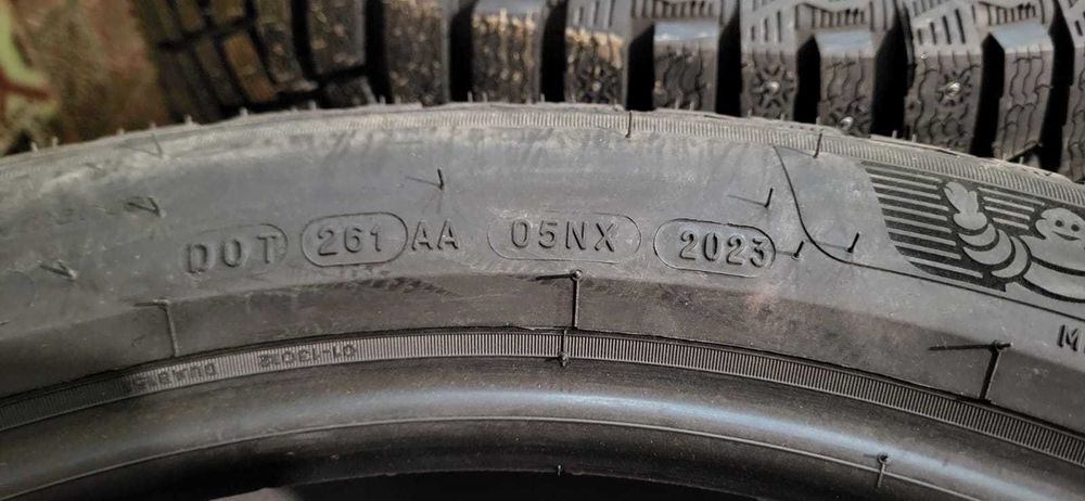 Шина Michelin 255/45R20
