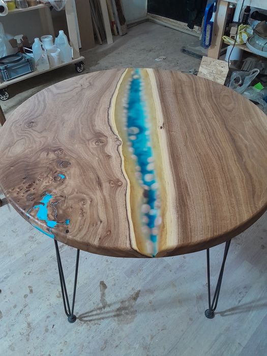 Продаю стол кухонный