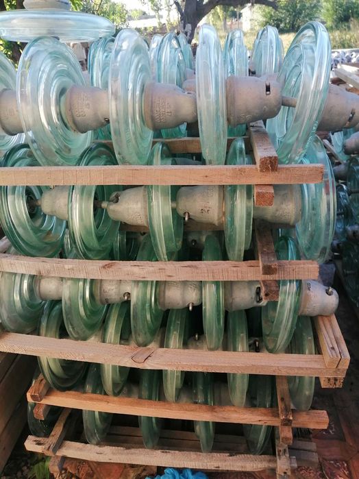 Продам изоляторы стеклянные