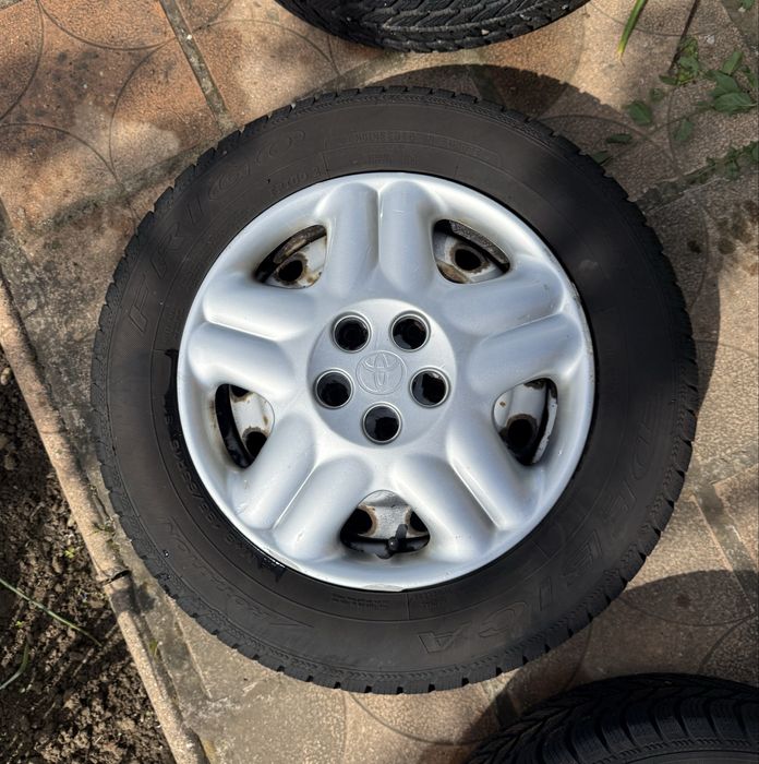 Зимен комллект гуми с железни джанти 15цола за Toyota 5x114.3mm
