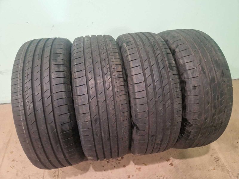 4 Goodyear R18 215/55/ 
летни гуми DOT2421