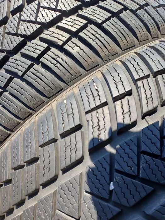 Гуми 215/45/17 Вредештайн