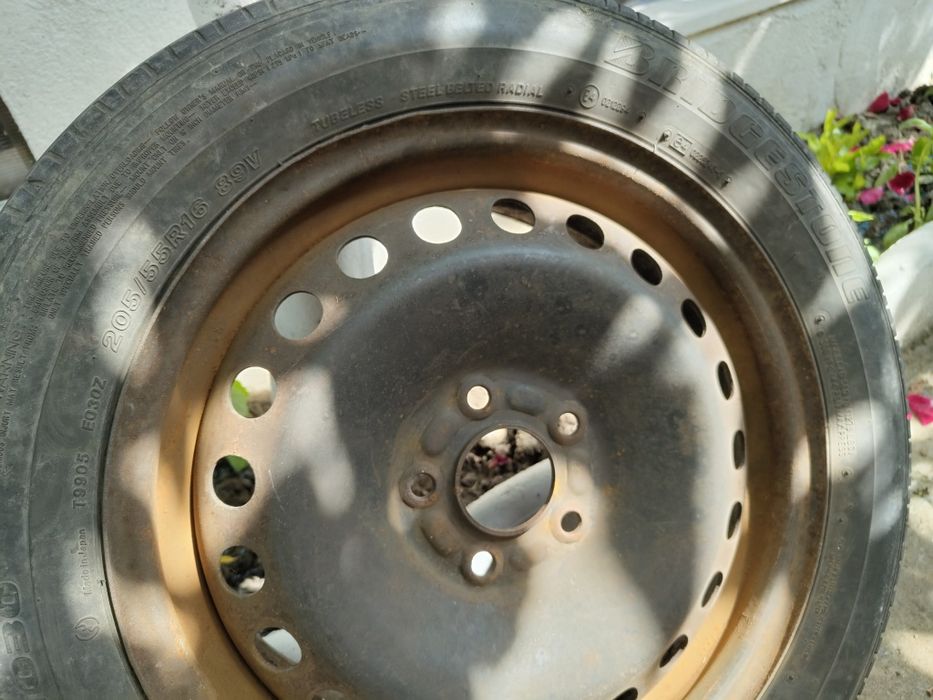 Jante R 16  Ford 4 buc.valve noi + una cadou