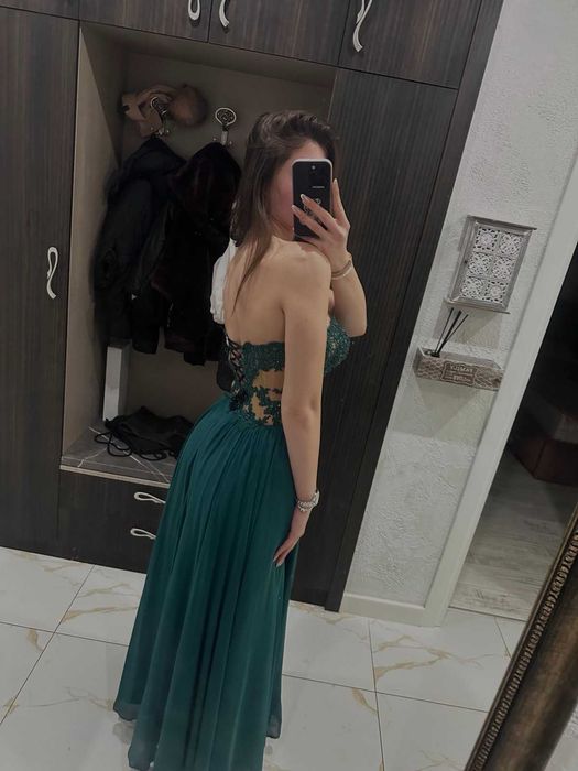 Продавам рокля за бал ,Размер М,Пловдив,