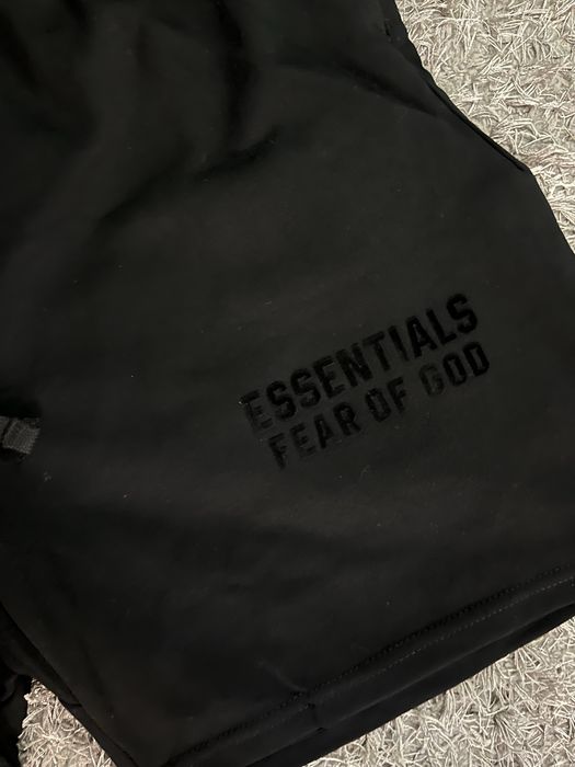 Essentials къси панталони