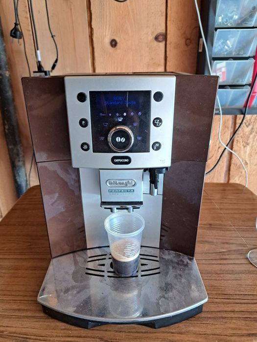 Expresor DeLonghi Perfecta Cappuccino