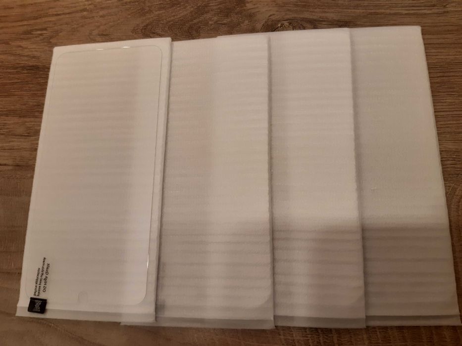 Samsung S25, 6.2', 3 Калъфa и 4 Протектора.