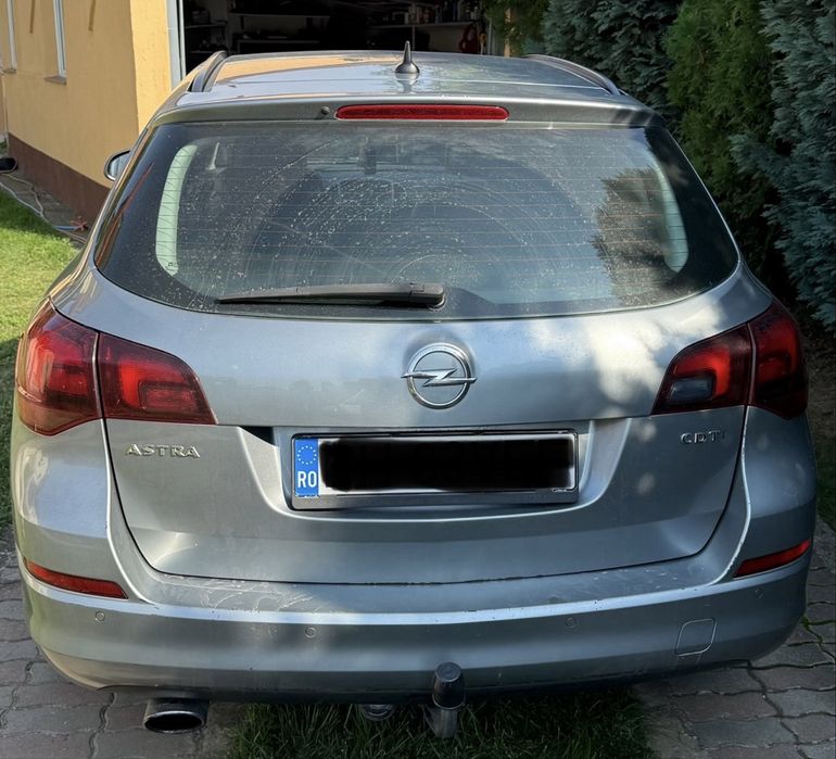 Autoturism Opal Astra J