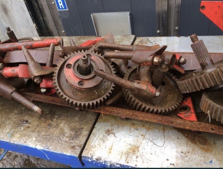 Freza Lely pentru Piese