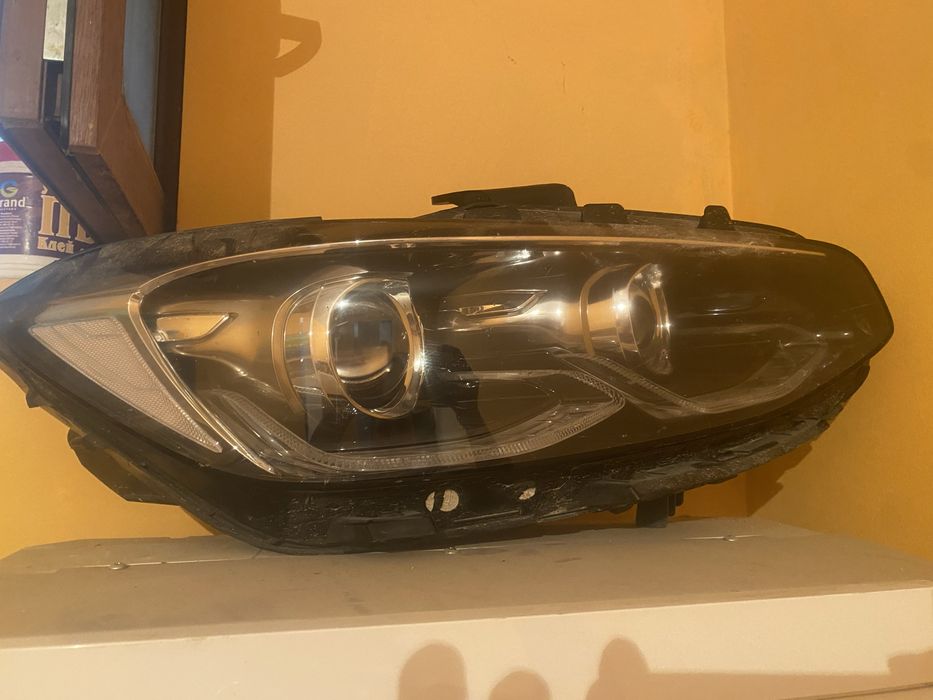 Фара Hundai Grendeur 2016-19