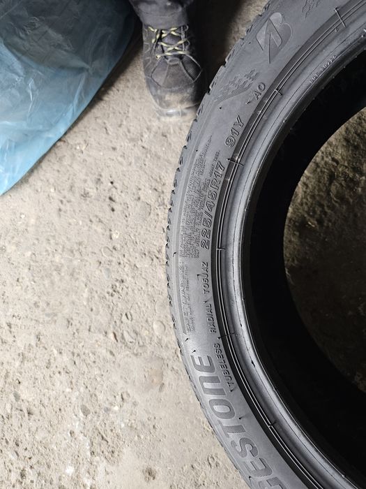 2 anvelope vara 225 45 17 Bridgestone