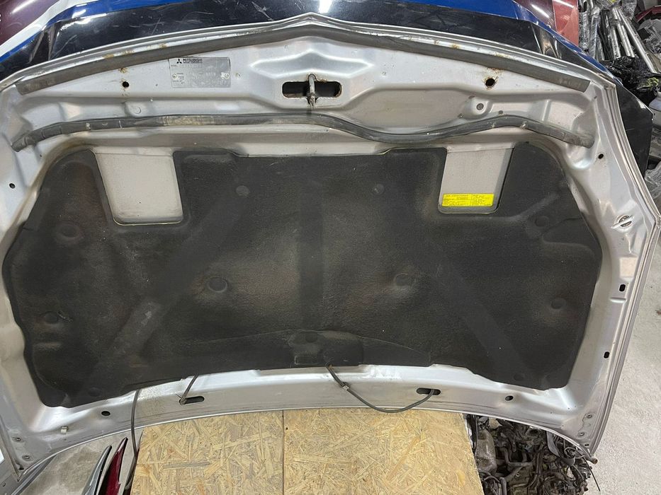 Капот Митсубиси Лансер 9