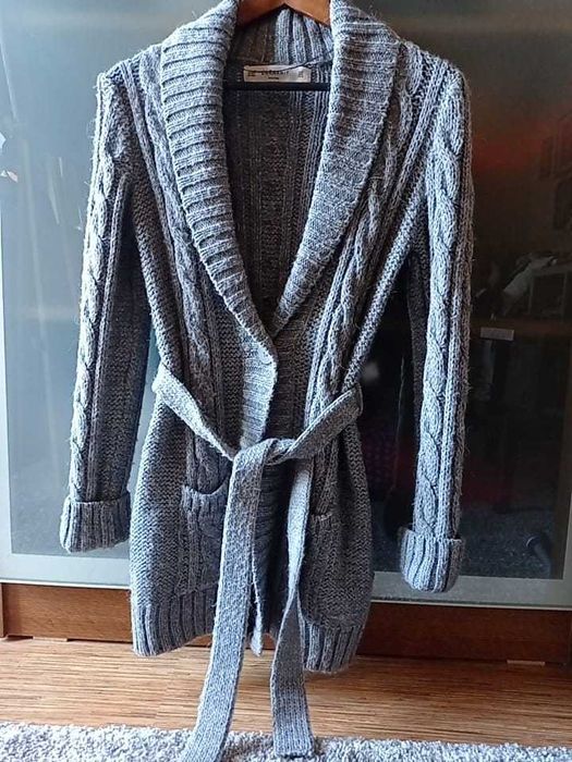 Сива жилетка Zara със съдържание на вълна