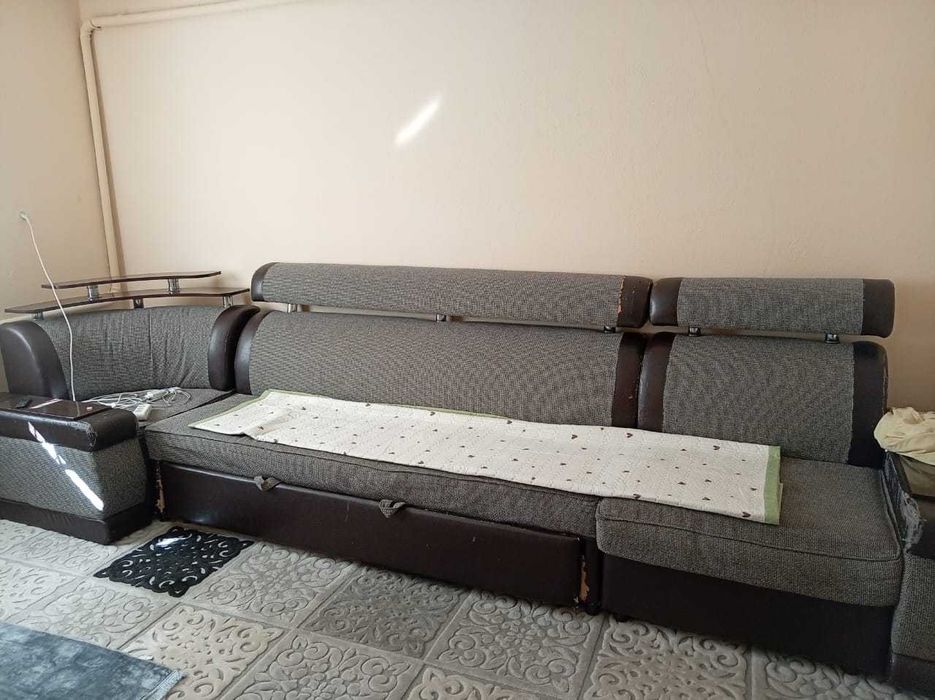 Срочно продам диван и кухонный стол