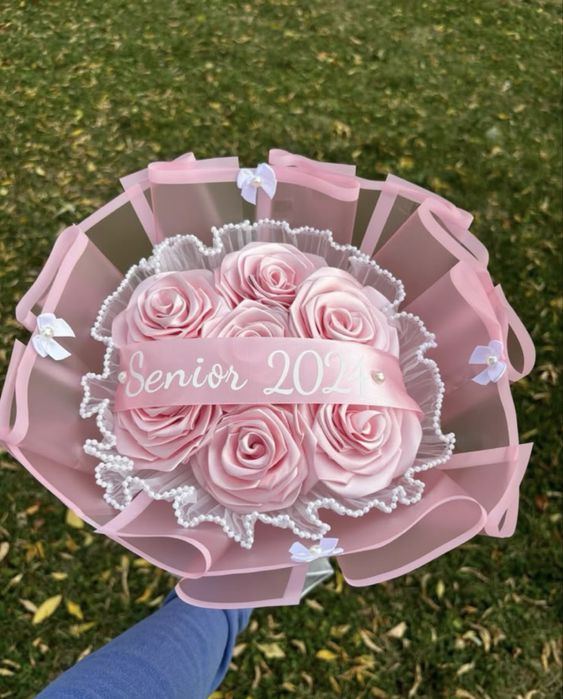 Букет Вечни сатенени рози