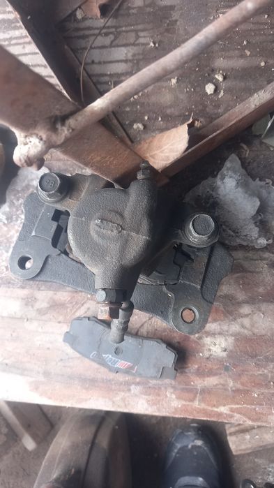 Продам Тойота Прадо тормозной суппорт