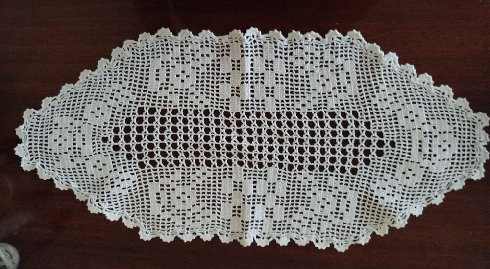 Ръчно плетена украса за маса