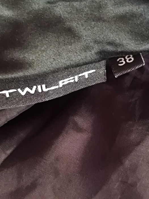 Fusta de matase naturala cu broderie Twilfit--masura 40-42-Noua!
