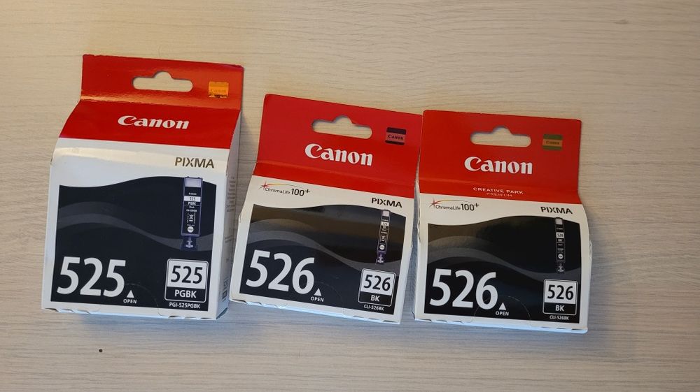 Toner imprimanta negru Canon CLI-526BK si PGI-525PGBK
