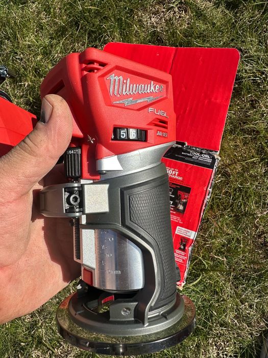 Компактна Оберфреза Милуоки Router Milwaukee 2723-20
