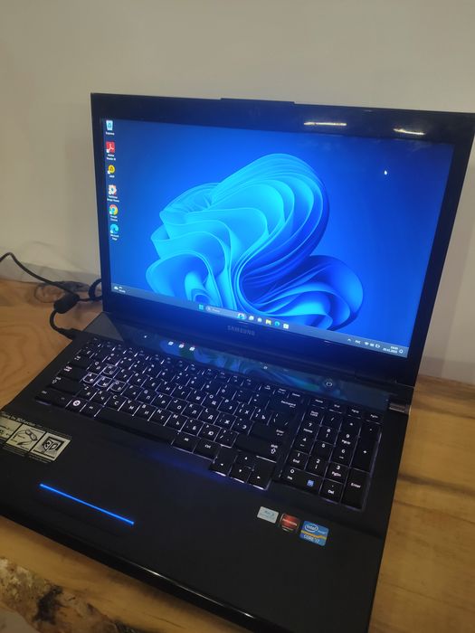 Ноутбук Samsung I7/диагональ 17.3