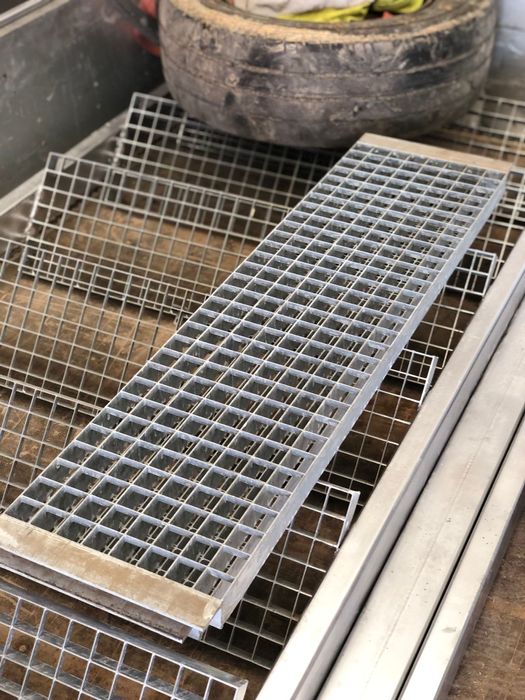 Trepte zincate 719×133