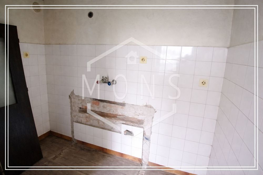 Продава се Тристаен апартамент в Велико Търново, Бузлуджа - 90 кв.м за 912 €/кв.м - Снимка #7