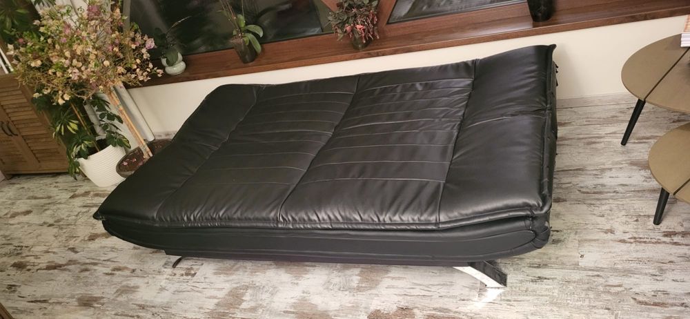 Кожен разтегателен диван